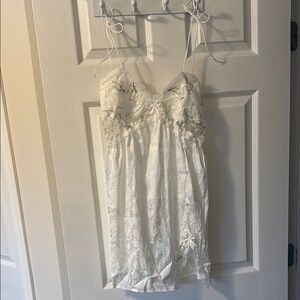 Elegant White Lace Chemise